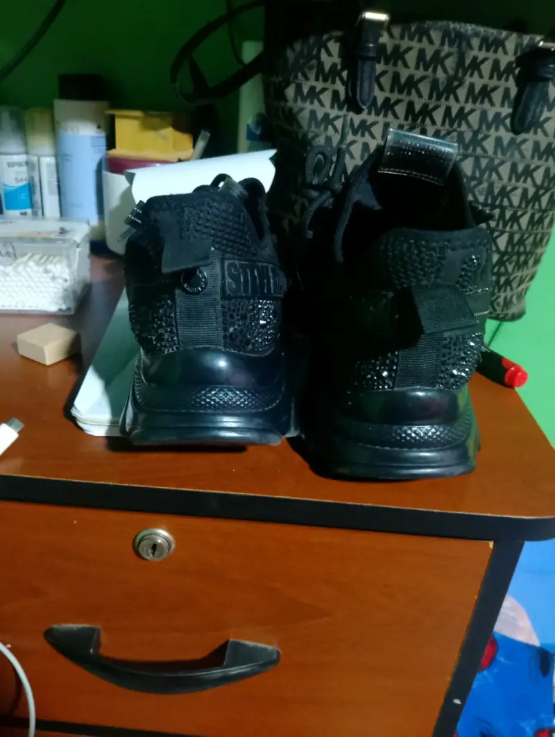 Zapatillas negras deportivas - 4