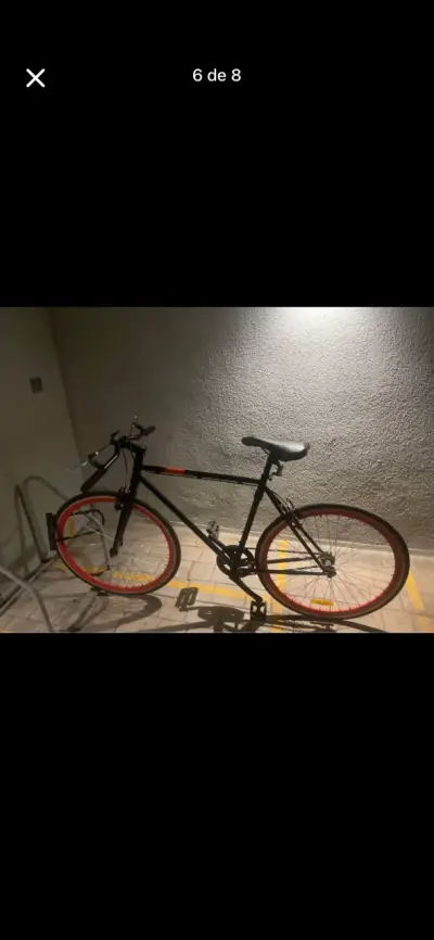 Bicicleta urbana negra y roja - miniatura 6