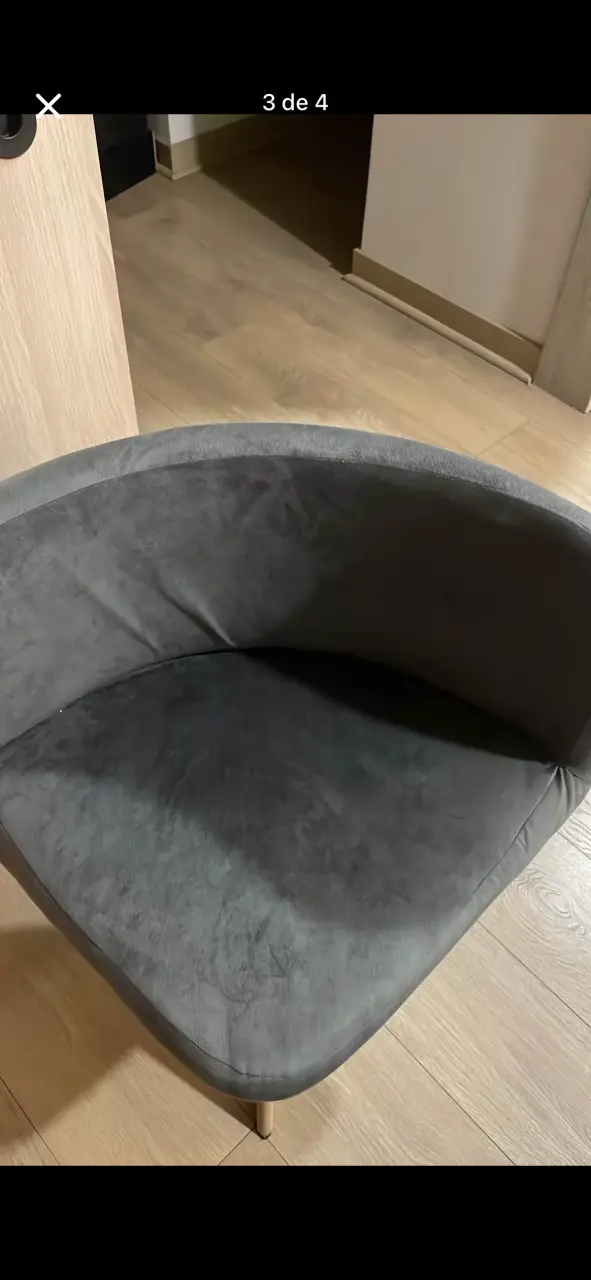 Silla con cojín negro - 2