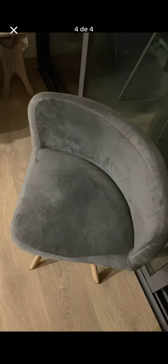 Silla con cojín negro - 3