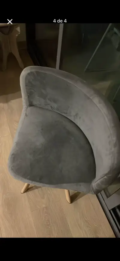 Silla con cojín negro - miniatura 3
