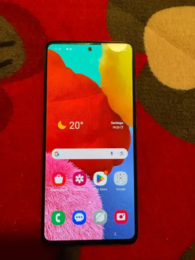 Smartphone Android con pantalla grande - miniatura 1