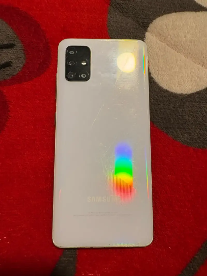 Smartphone Android con pantalla grande - 2
