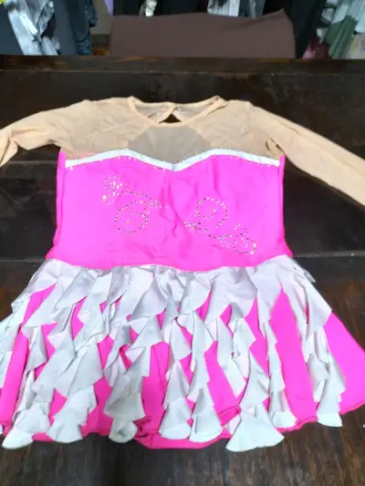 Vestido de baile rosa brillante - miniatura 1