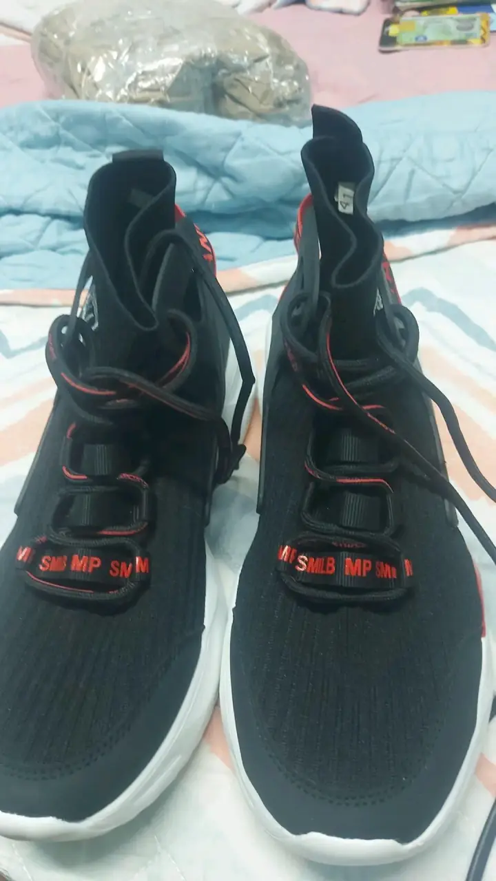 Zapatillas de salida negras y rojas - 2