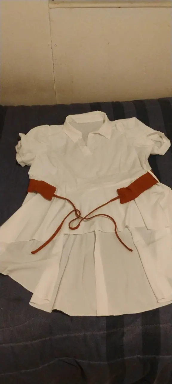 Blusa blanca con cinturón - 1