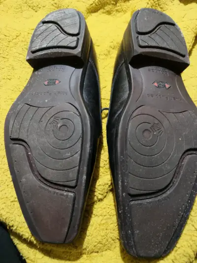 Zapatos de cuero negro - miniatura 1
