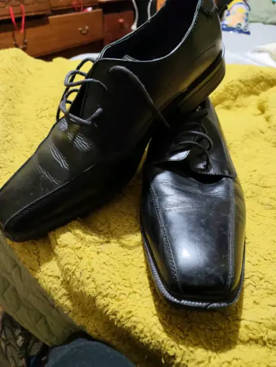 Zapatos de cuero negro - miniatura 2