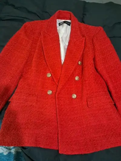Blazer rojo con botones dorados - miniatura 1