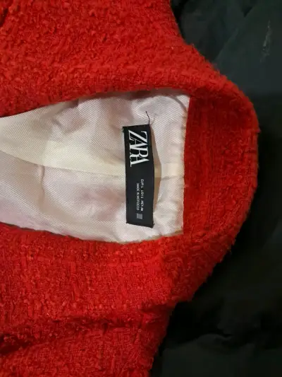 Blazer rojo con botones dorados - miniatura 2