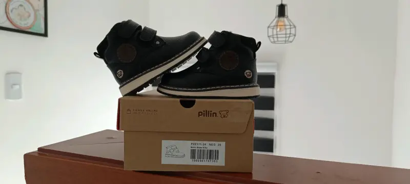 Botines negros para bebé Pillin