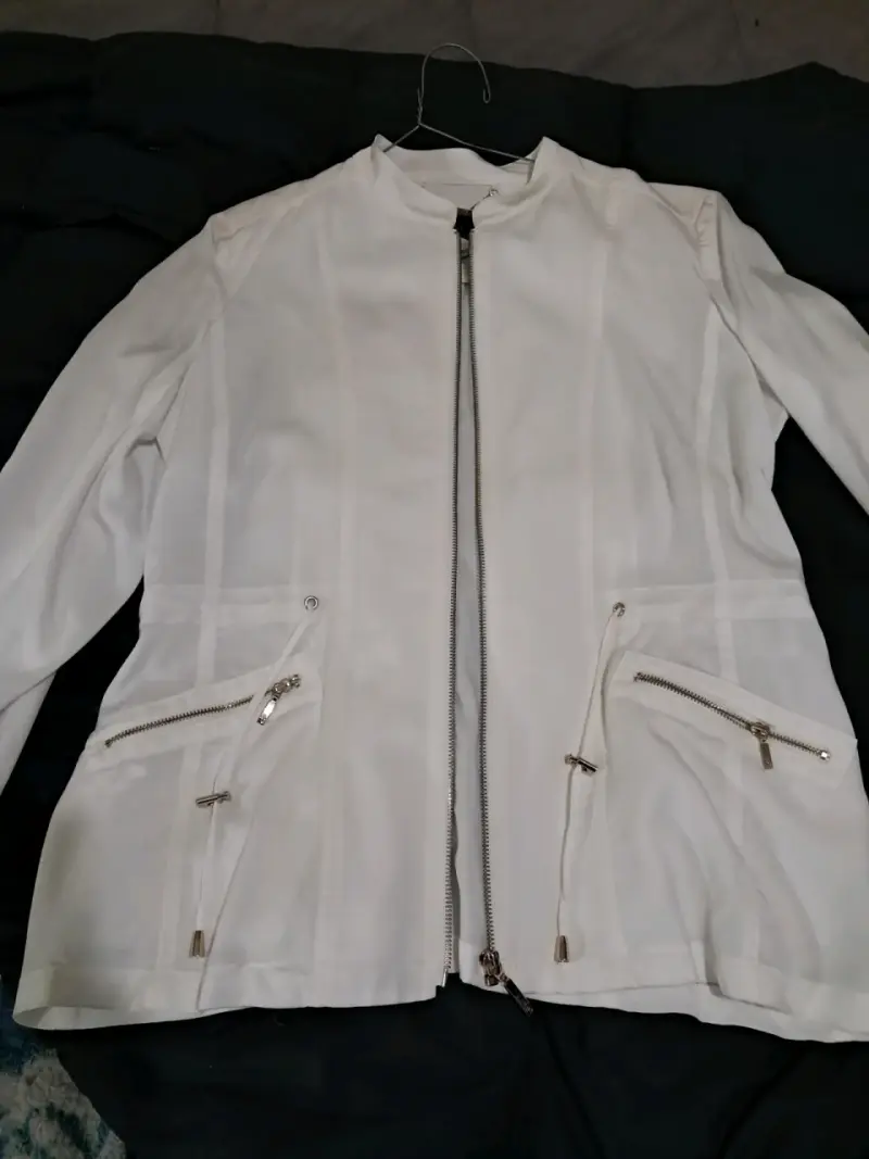 Chaqueta blanca con cierre - 1