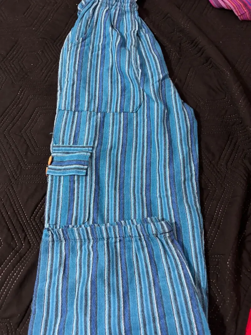 Pantalón rayado azul y blanco - 1