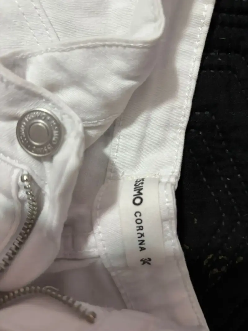 Shorts blancos con bolsillos - 3