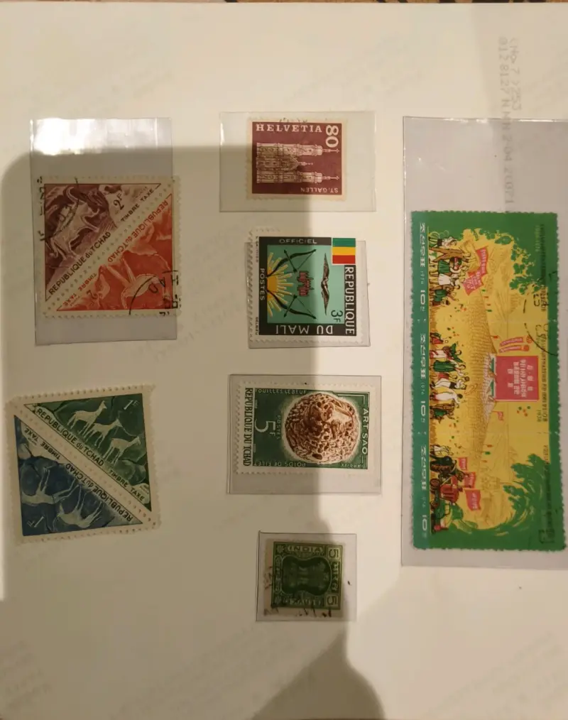 Colección de sellos postales variados