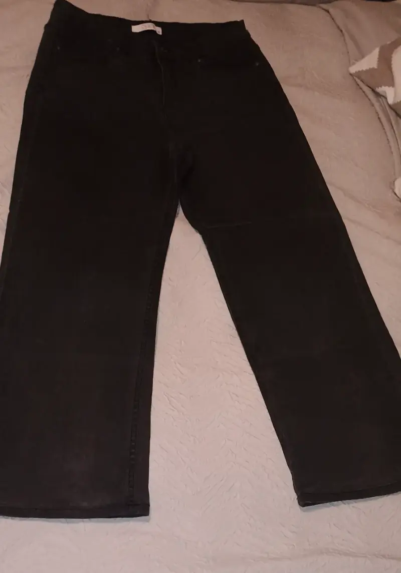 Pantalón negro clásico