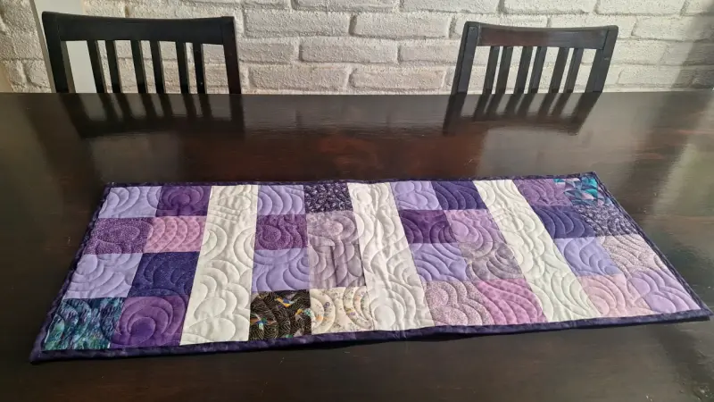 Camino de mesa patchwork morado