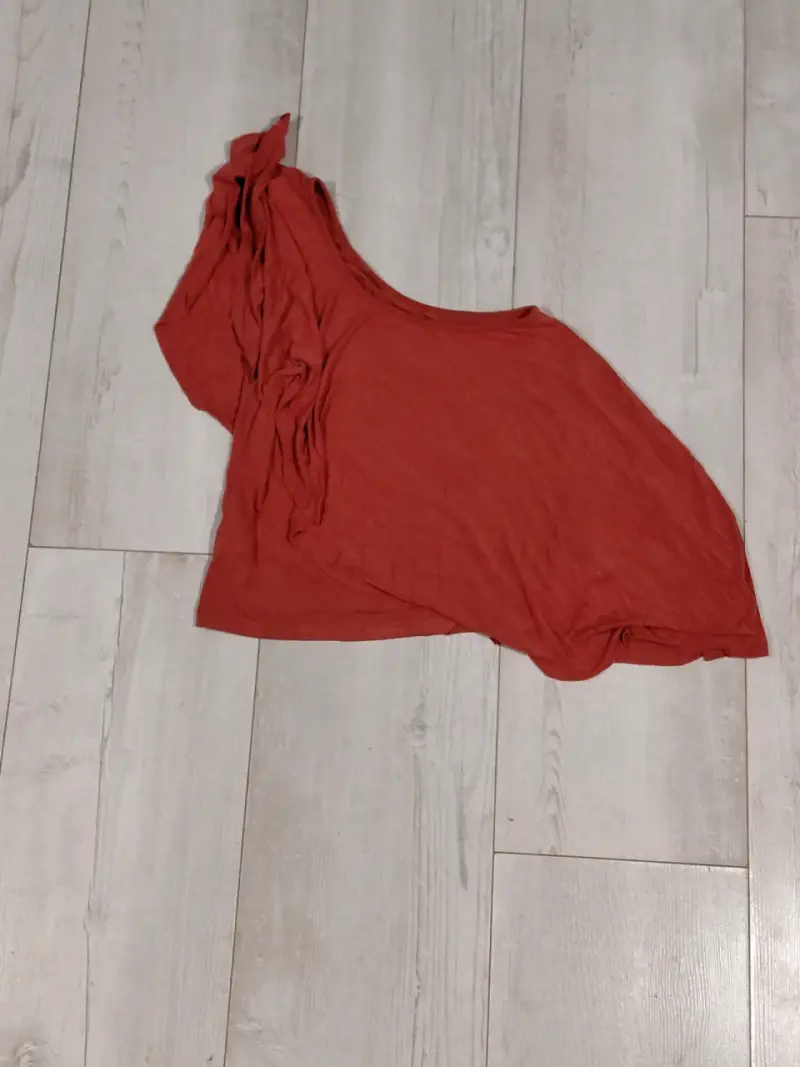Blusa asimétrica terracota