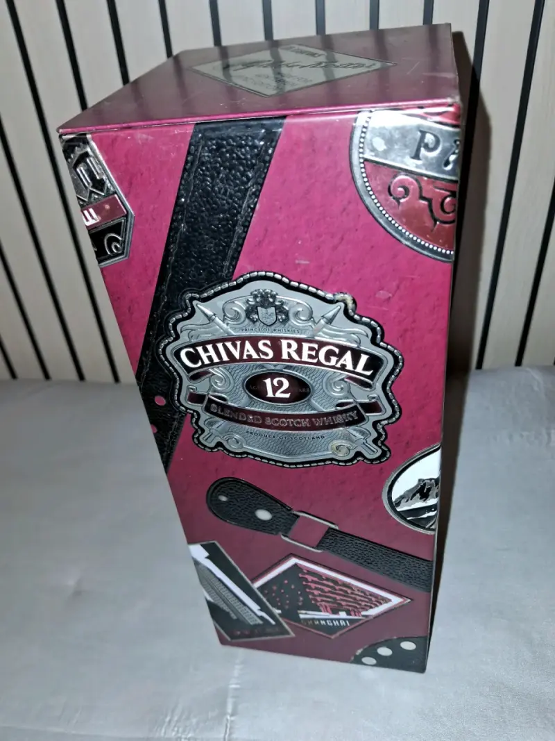 Caja de edición especial Chivas Regal 12 - 6