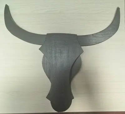 Cabeza de toro decorativa de madera - miniatura 2