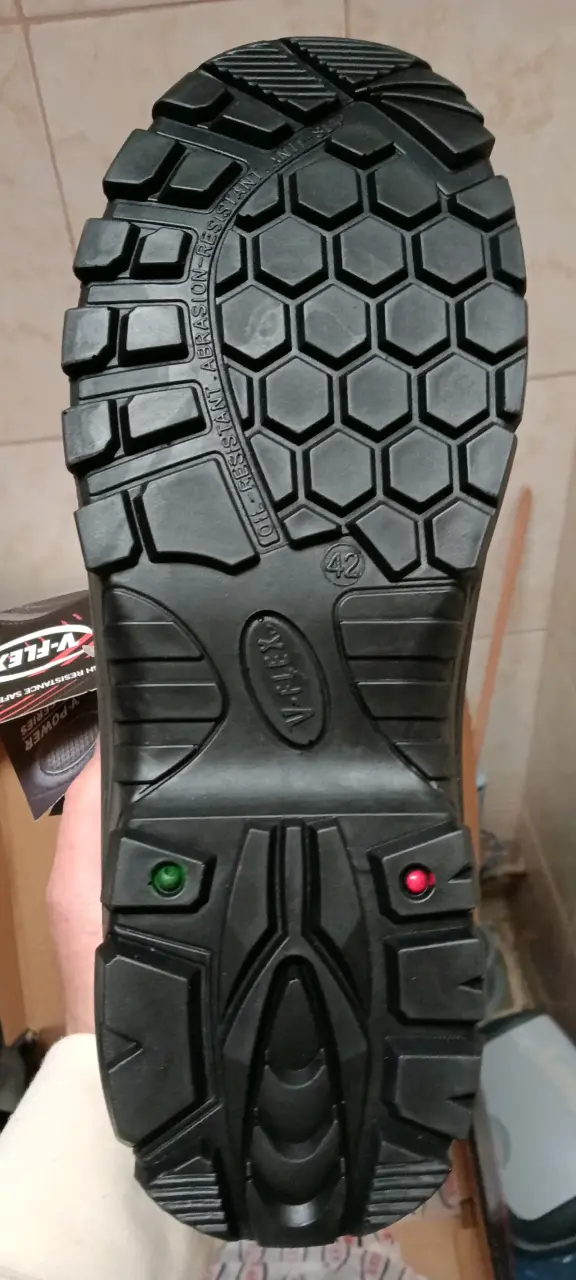 Botas V-Flex marrones y negras - 6