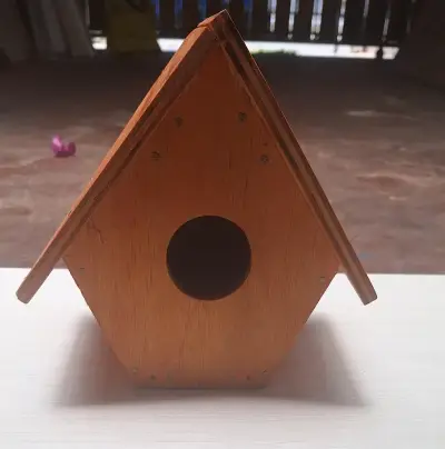 Casita para pájaros de madera - miniatura 1
