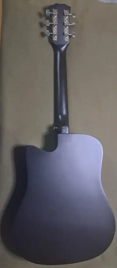 Guitarra acústica negra con accesorios - miniatura 3