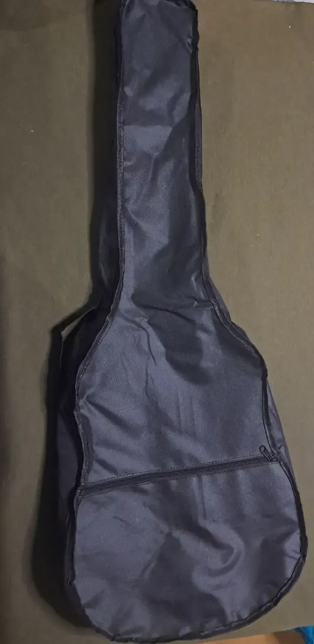 Guitarra acústica negra con accesorios - 5