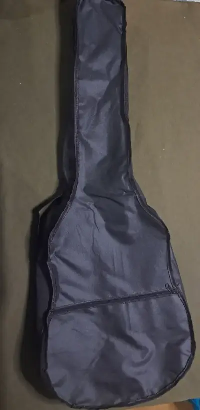 Guitarra acústica negra con accesorios - miniatura 5