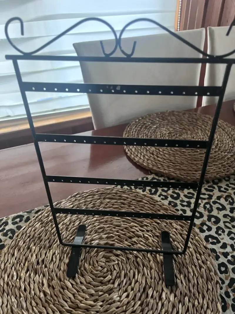Organizador de pendientes metálico