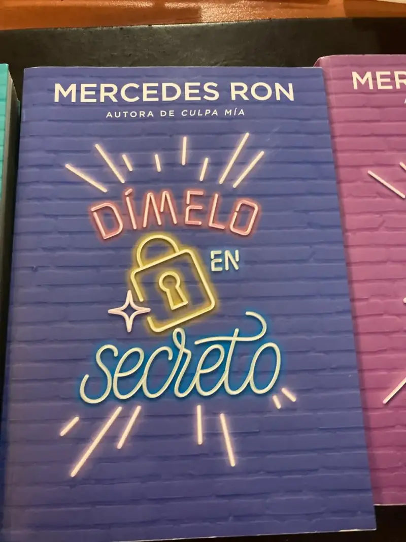 Libro Dimelo en Secreto - Mercedes Ron