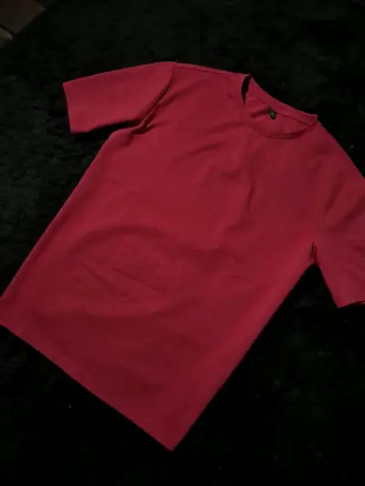 Polera roja básica - miniatura 1