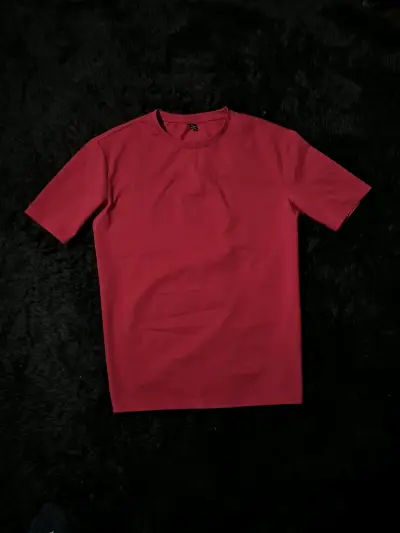 Polera roja básica - miniatura 2