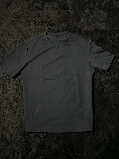 Polera negra básica - miniatura 1