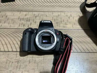 Canon T7i + 18-135mm | Ideal Fotografía y Video - miniatura 2