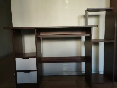 Escritorio de madera oscuro - miniatura 2