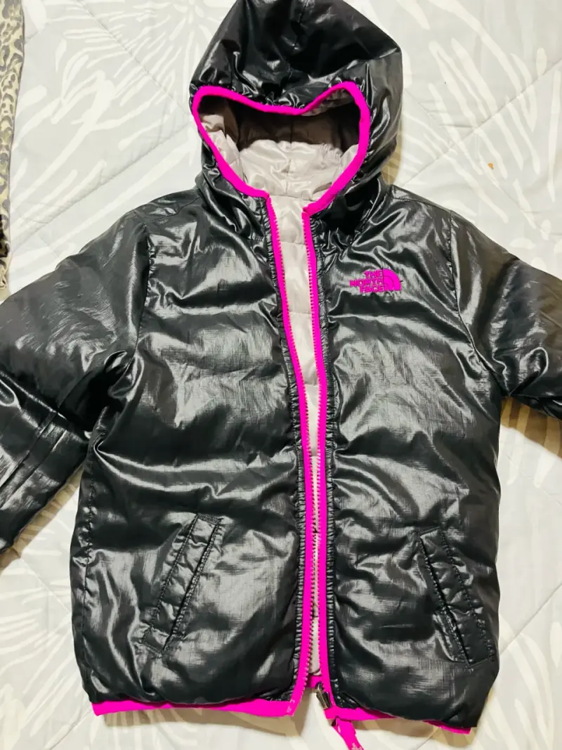 Chaqueta acolchada gris y negra - 2