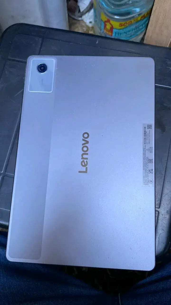 Lenovo Idea Tab con accesorios - 3