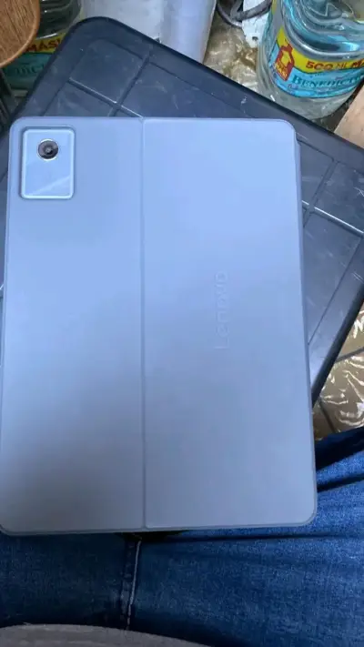 Lenovo Idea Tab con accesorios - miniatura 5