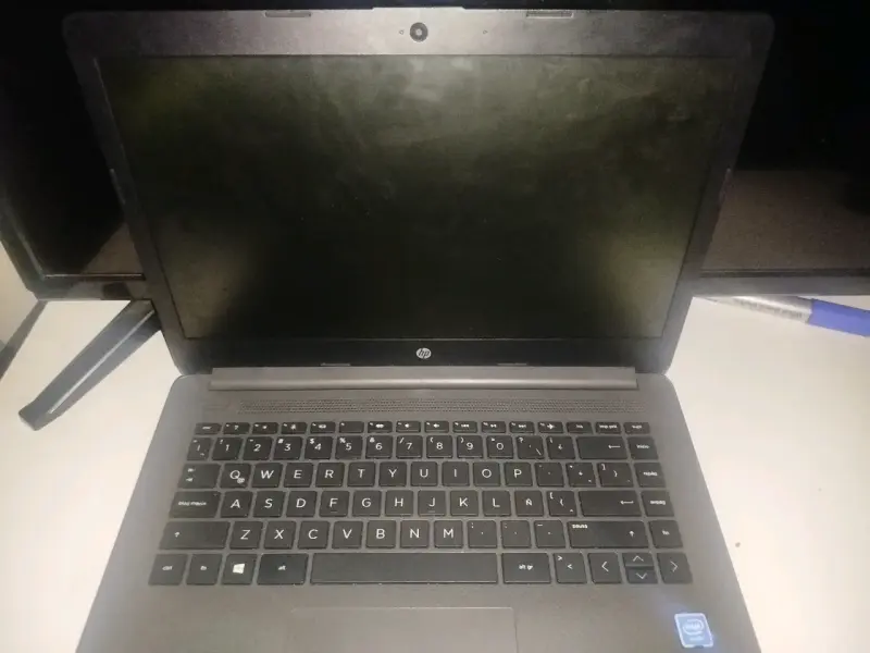Notebook HP 240 gen 7 para repuesto - 2