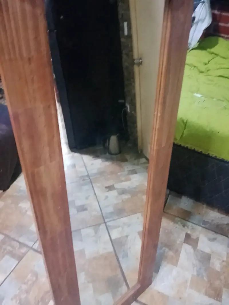 Espejo rectangular con marco de madera - 2