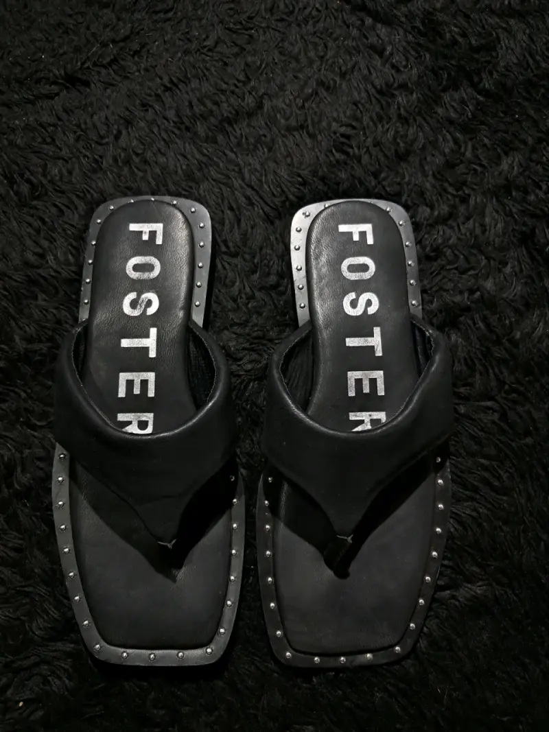 Sandalias negras con tachas Foster - 1