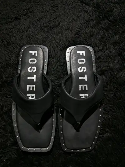 Sandalias negras con tachas Foster - miniatura 1