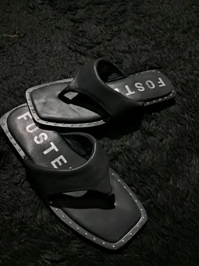 Sandalias negras con tachas Foster - miniatura 2