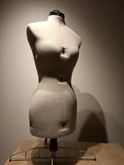 Maniquí de costura, ajustable - beige - miniatura 4