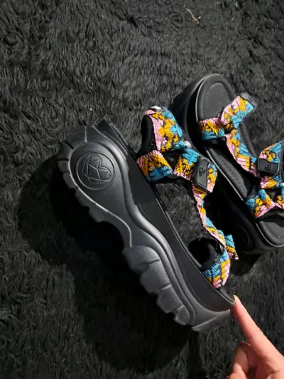 Sandalias semi nuevas de mujer Marca c/moran - miniatura 1