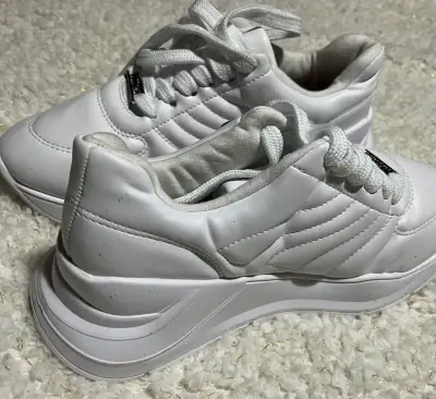 Zapatillas deportivas blancas - miniatura 1