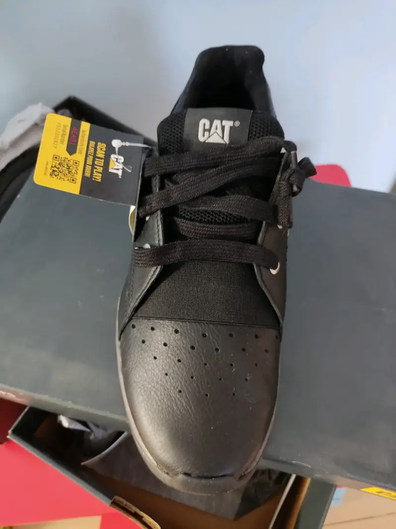 Zapatillas negras CAT - 6