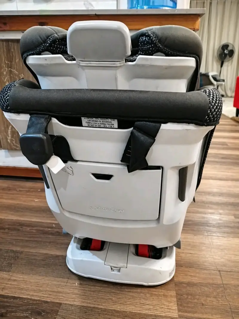 Silla de auto Britax negro - 4