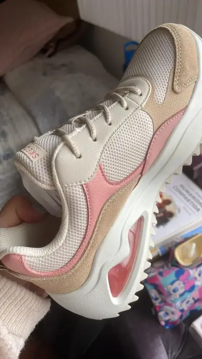 Zapatillas Skechers nuevas beige y rosa, n° 37 - miniatura 1